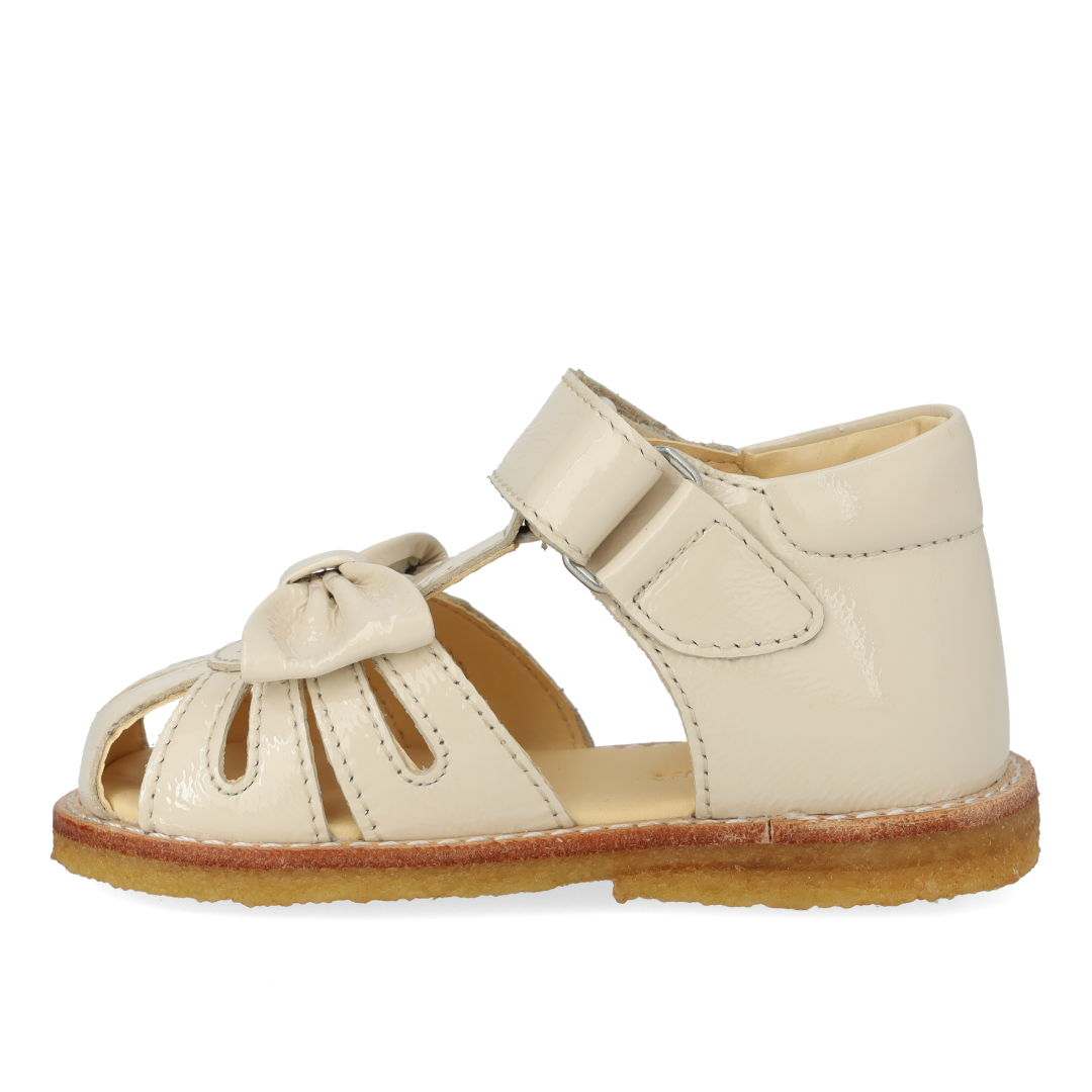 Begynder sandal med sløjfe og velcro lukning