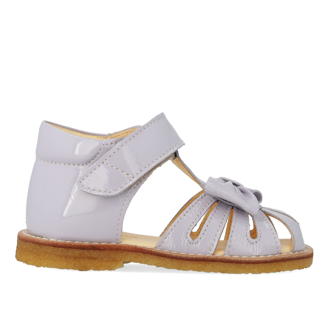 Begynder sandal med sløjfe og velcro lukning