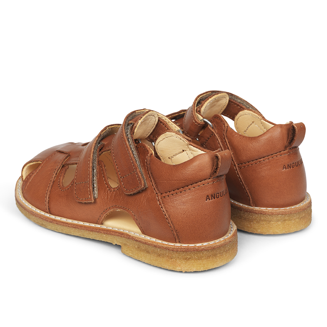 Sandal med velcro lukning