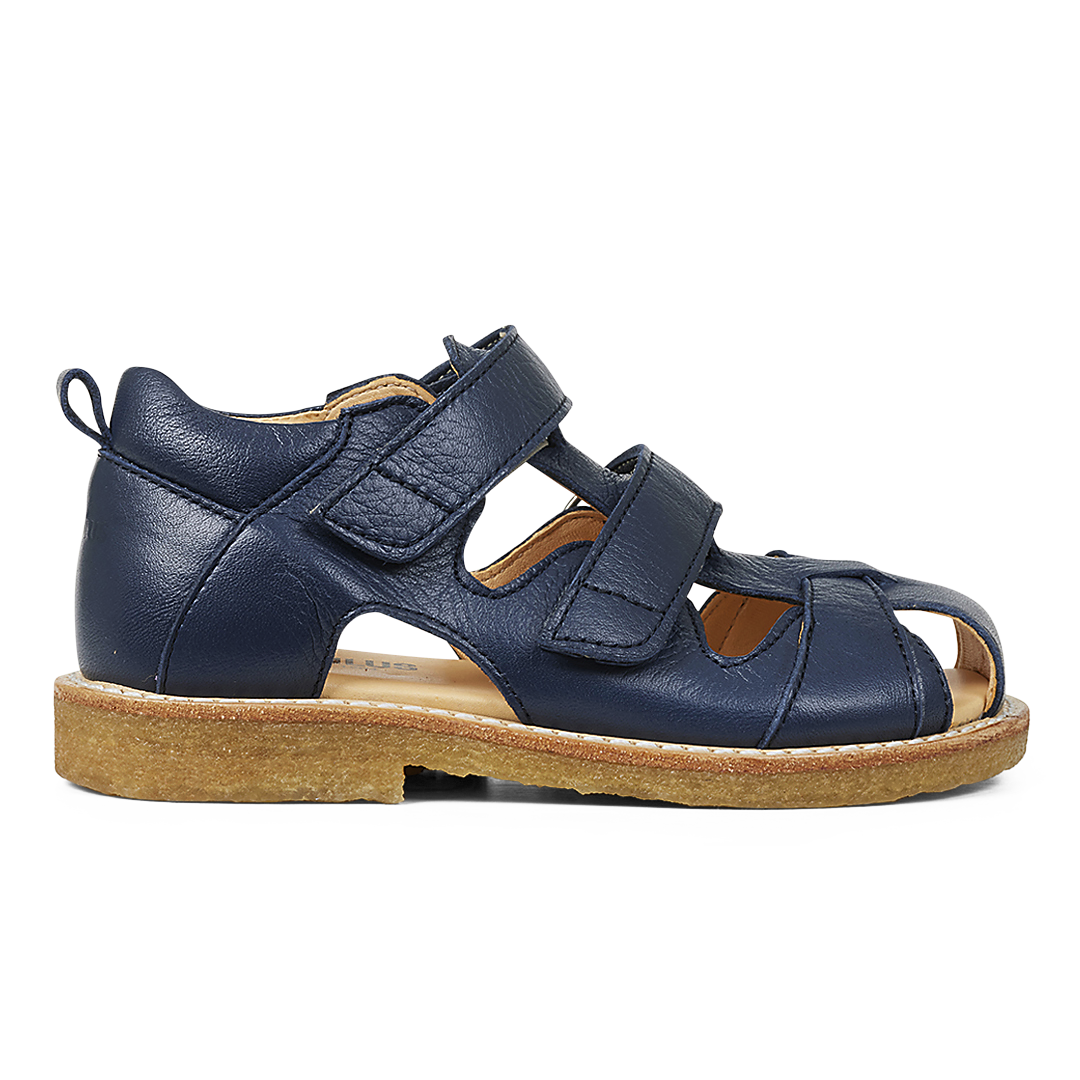 Sandal med velcro lukning