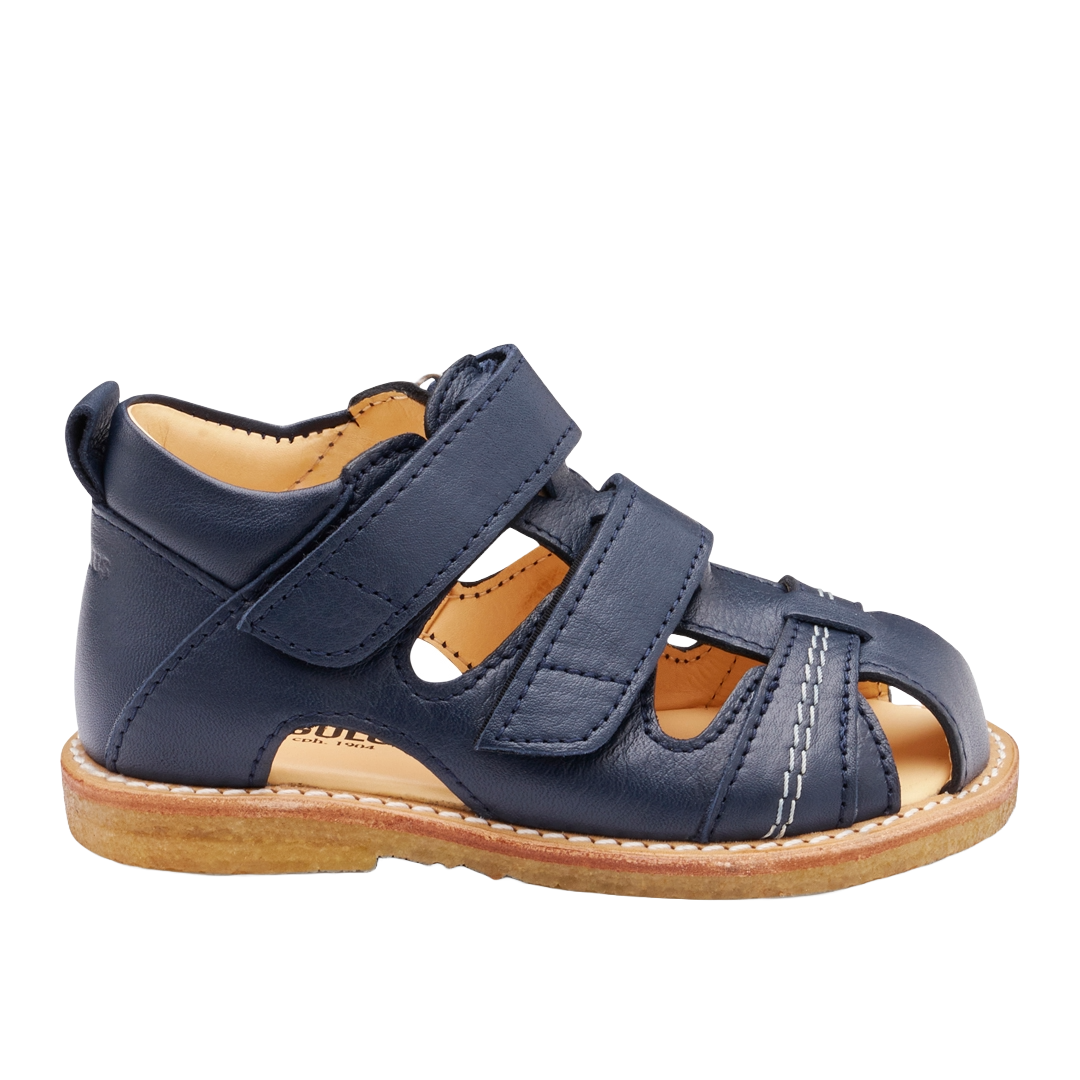 Begynder sandal med velcrolukning