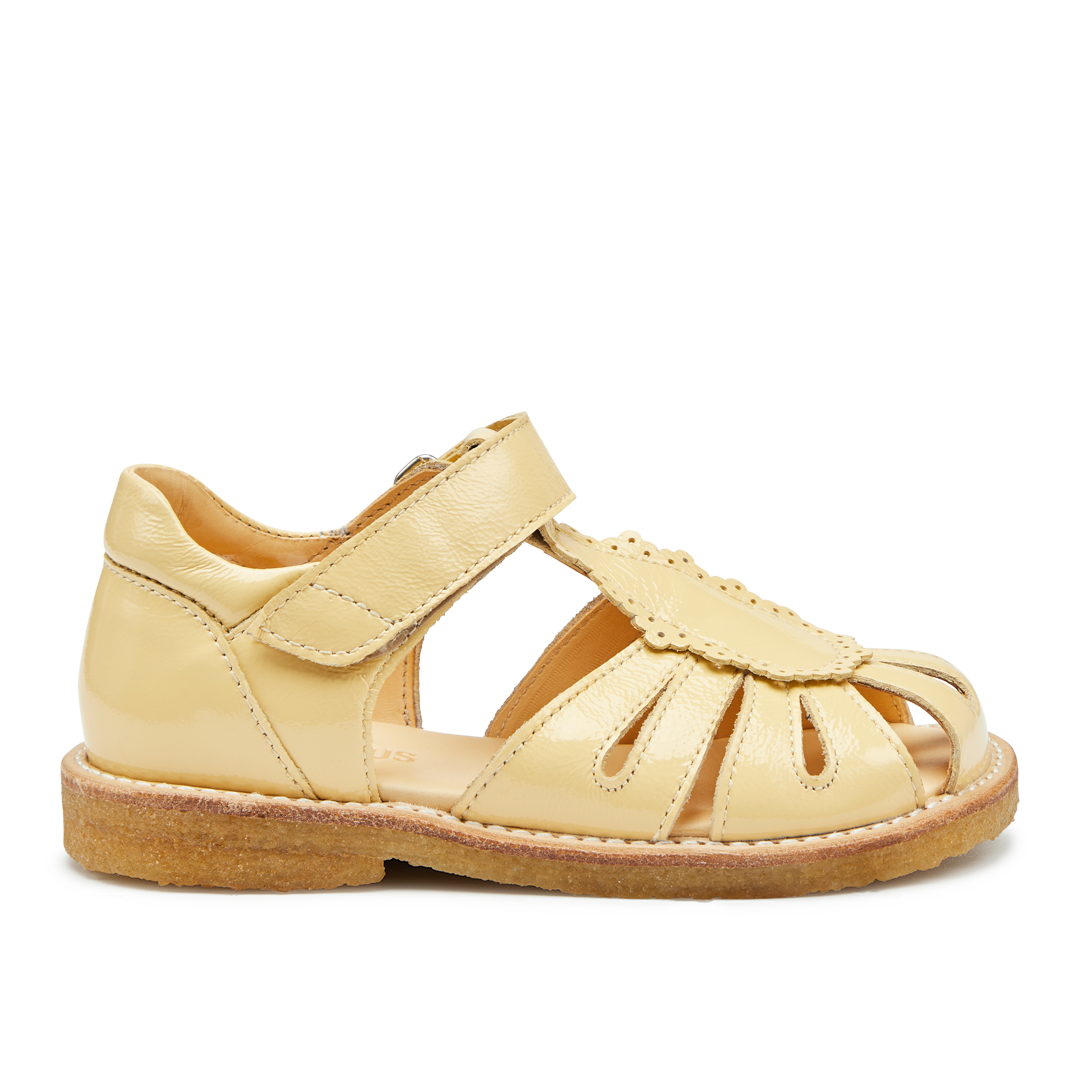 Sandal med dråbedetalje