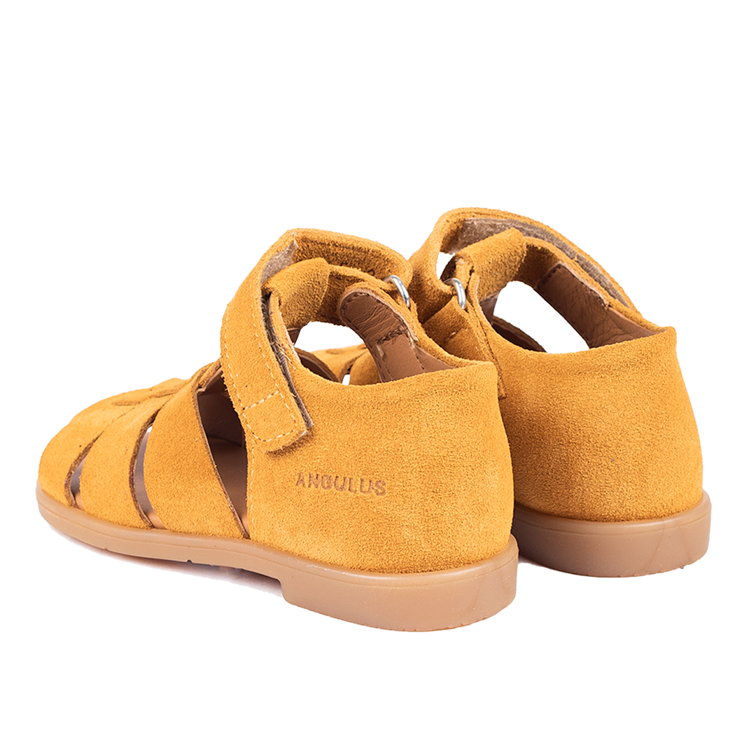 Begynder sandal med åben tå og velcrolukning