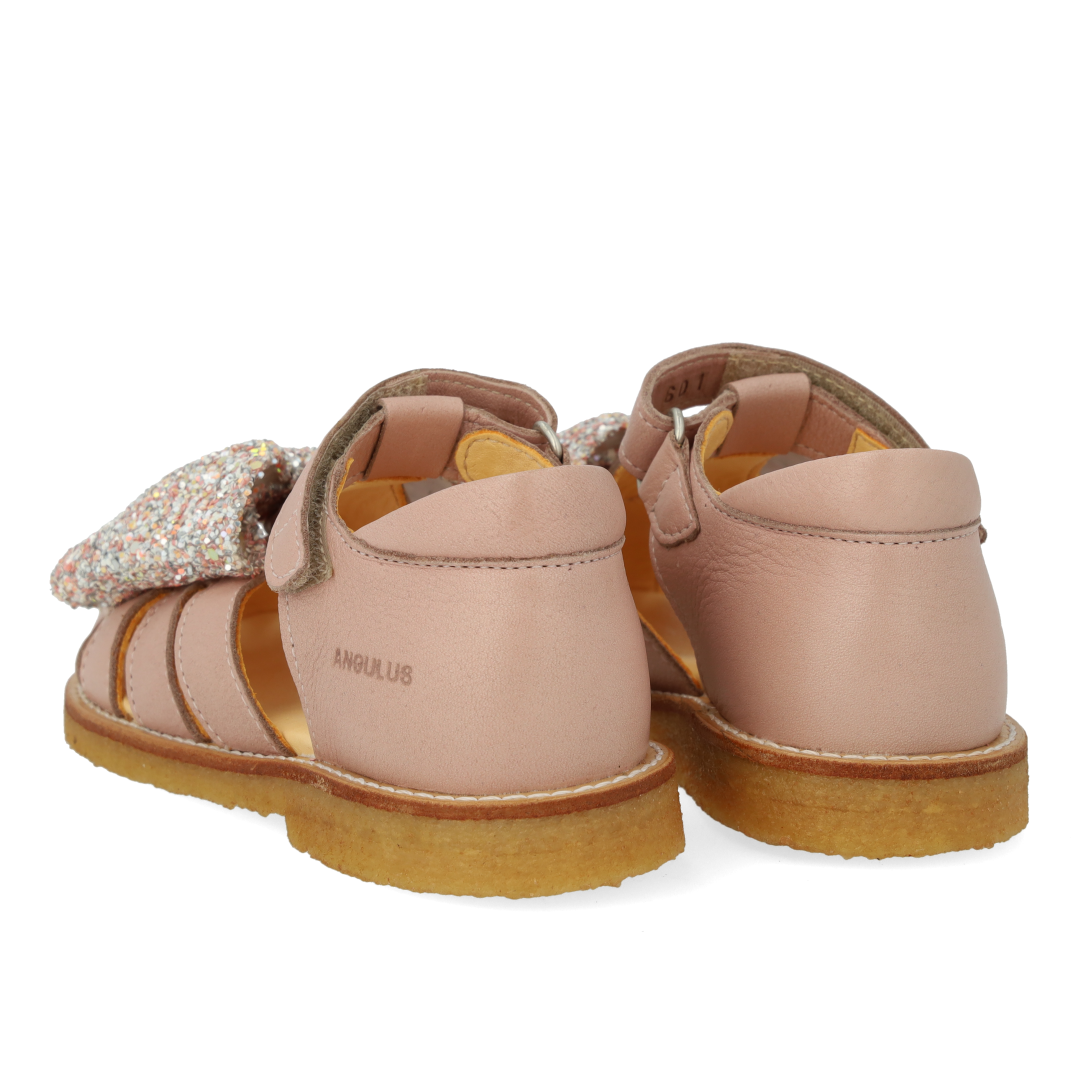 Begynder sandal med glittersløjfe og velcrolukning