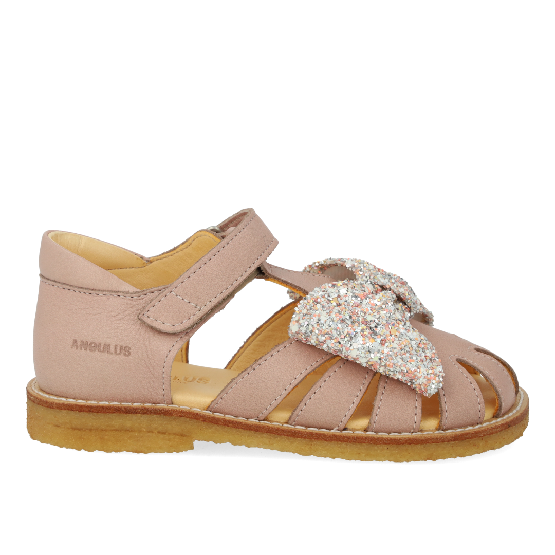 Begynder sandal med glittersløjfe og velcrolukning
