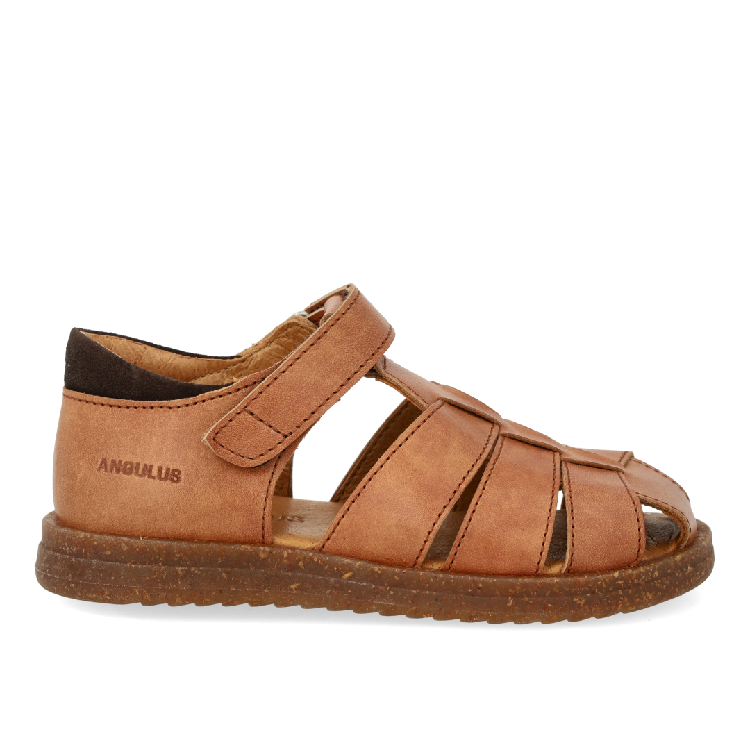 Sandal med justerbar velcrolukning