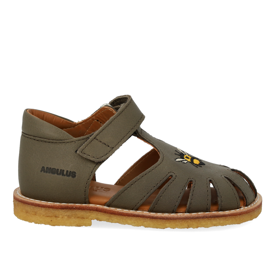 Begynder sandal med bi broderi