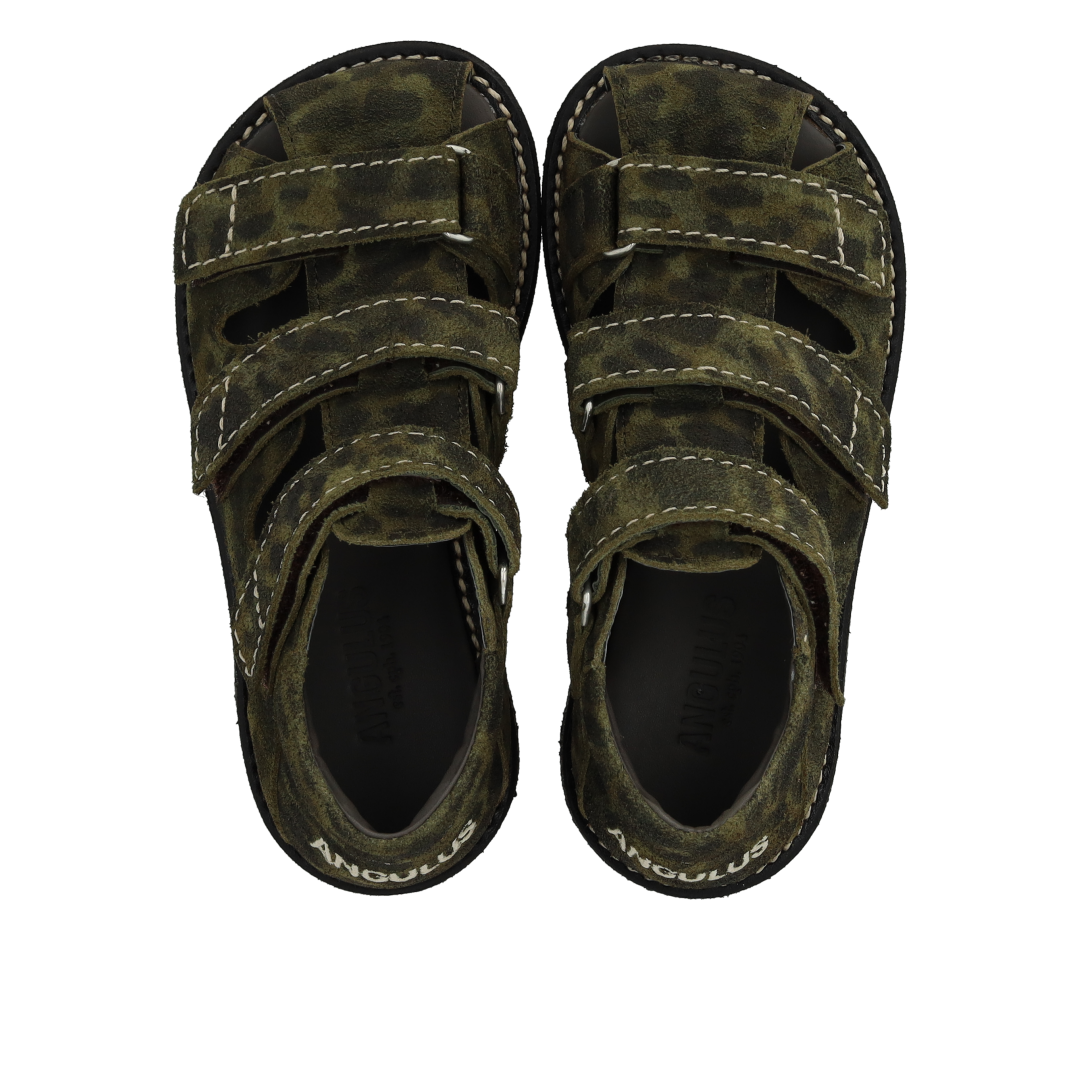 Sandal med stikningsdetaljer og tredobbelt velcro
