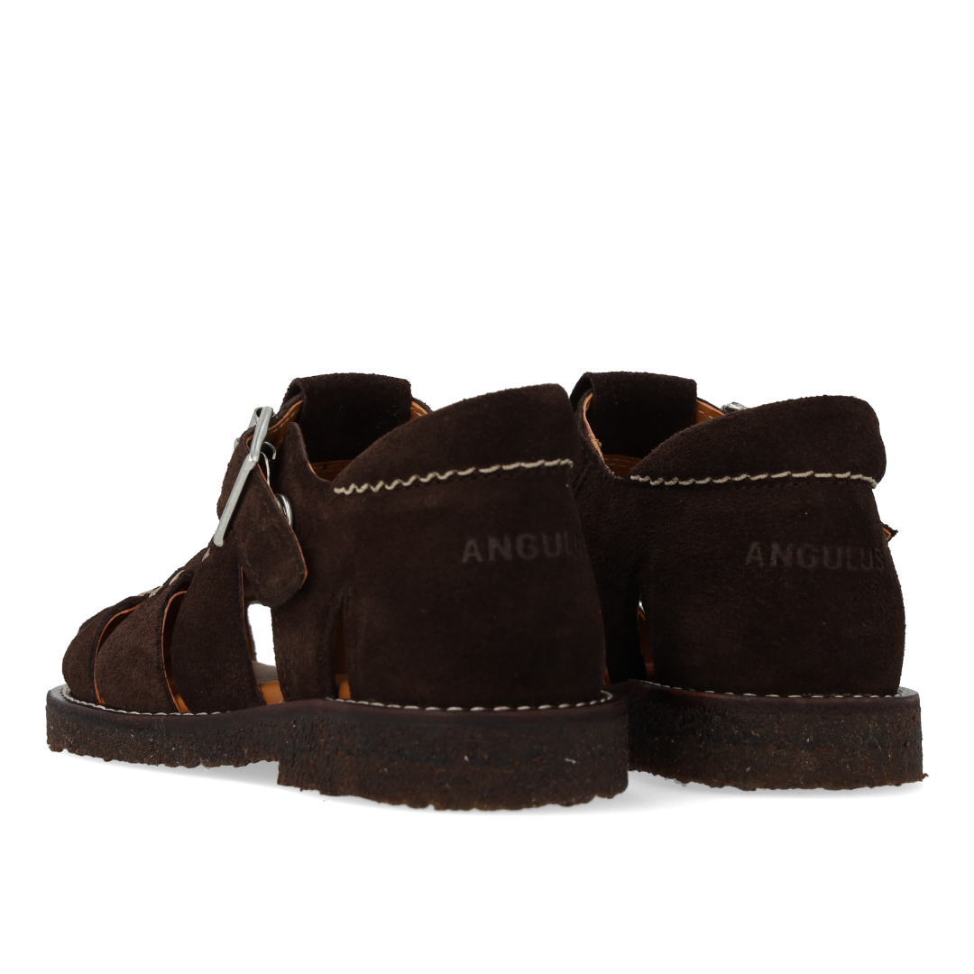 Fisherman sandal med lukket tå og stikningsdetalje