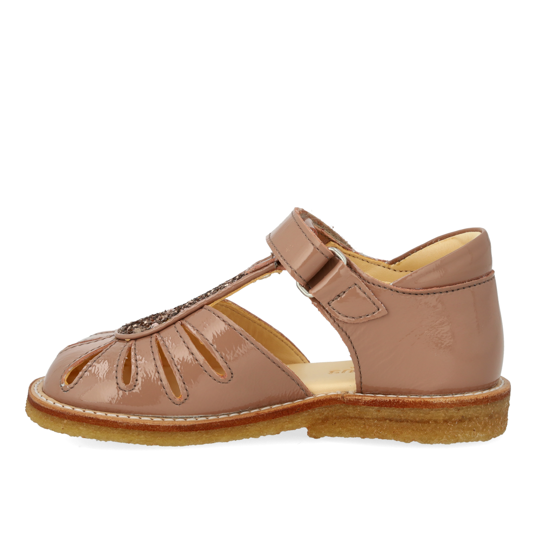 Sandal med dråbedetalje i funklende glitter