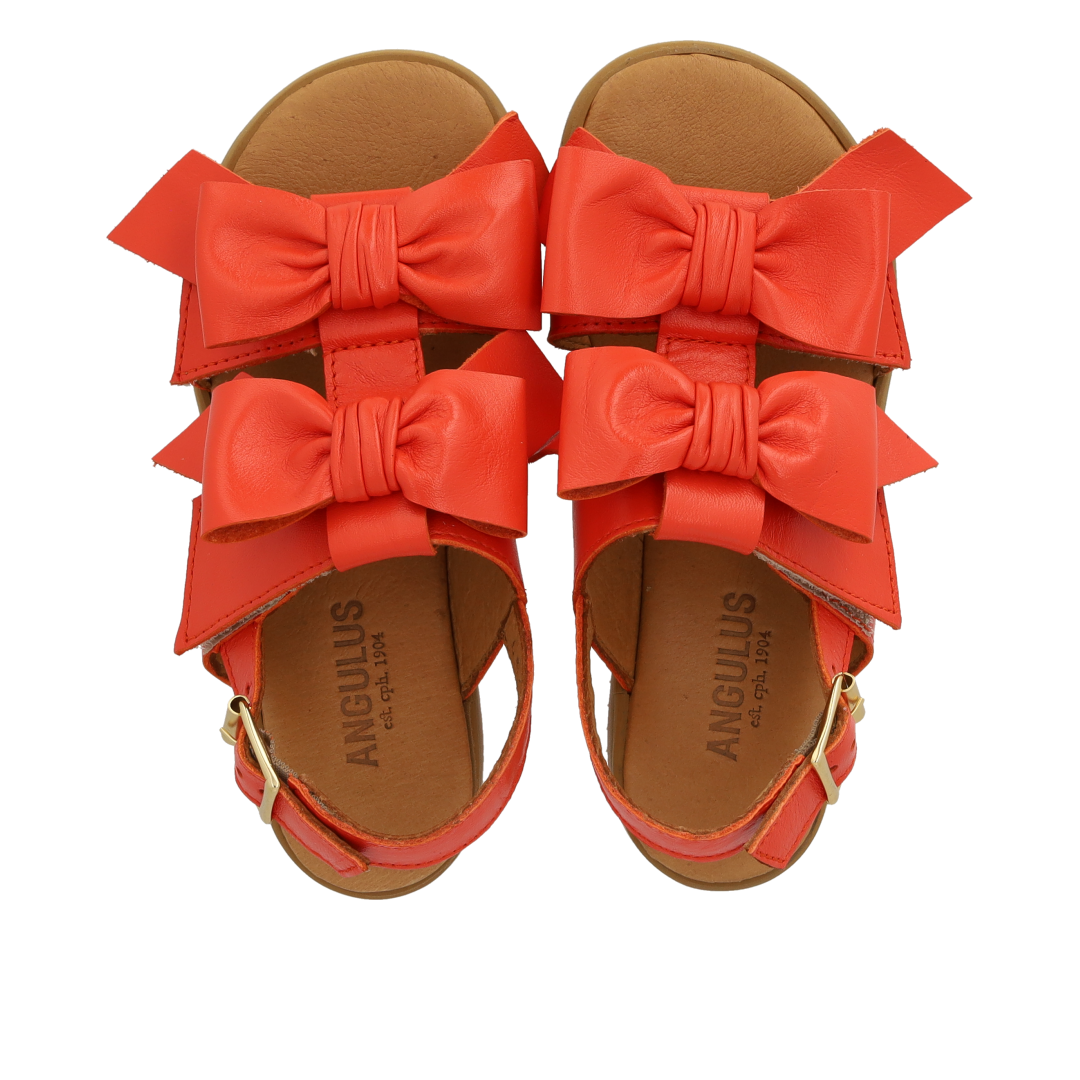 Sandal med åben tå og dobbelt velcro