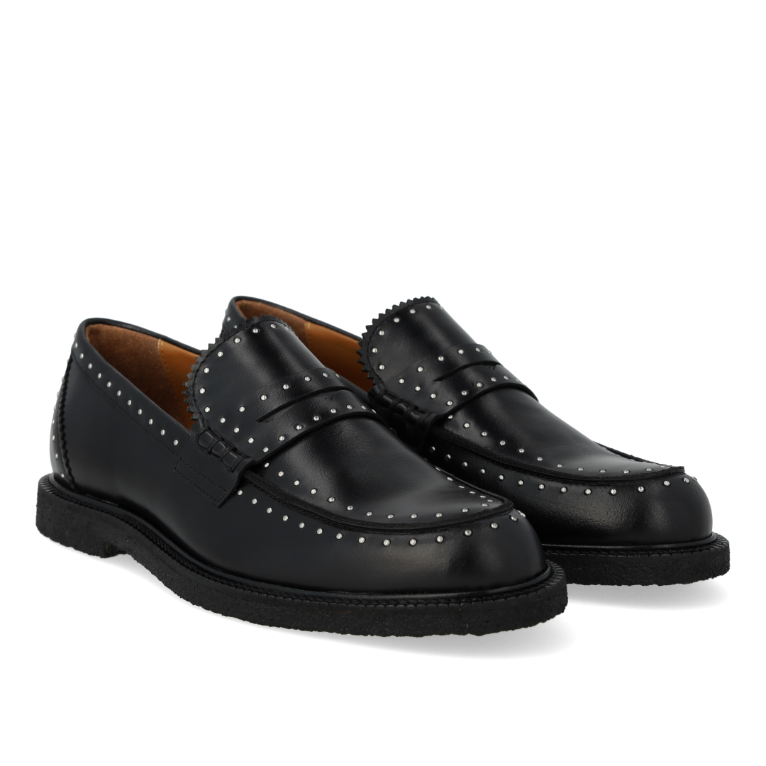 Klassisk Penny loafer med dekorative sølvnitter