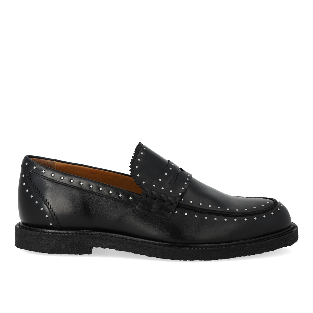 Klassisk Penny loafer med dekorative sølvnitter