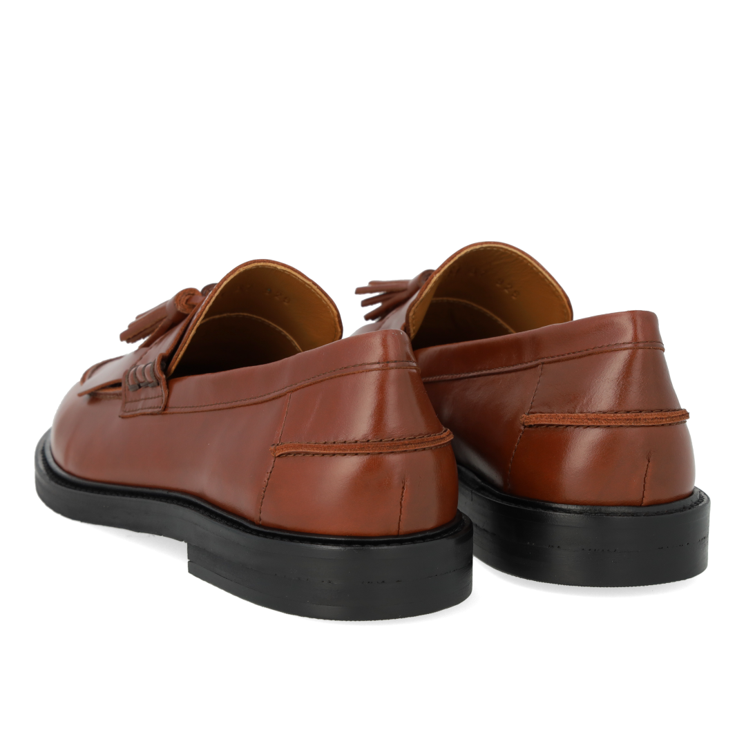 Bred loafer med frynser og kvastdetalje