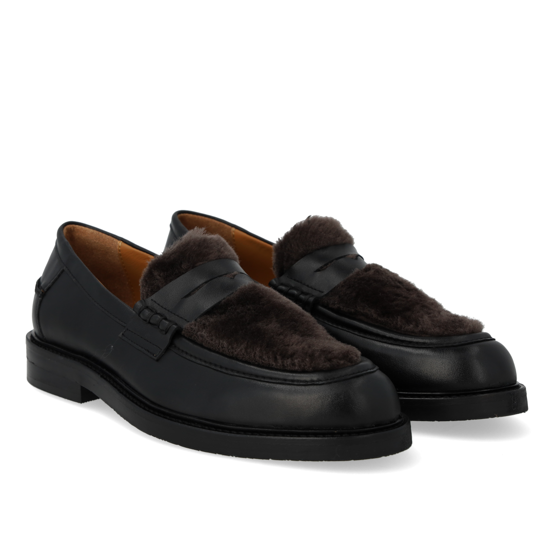 Penny loafer med blød pelsdetalje