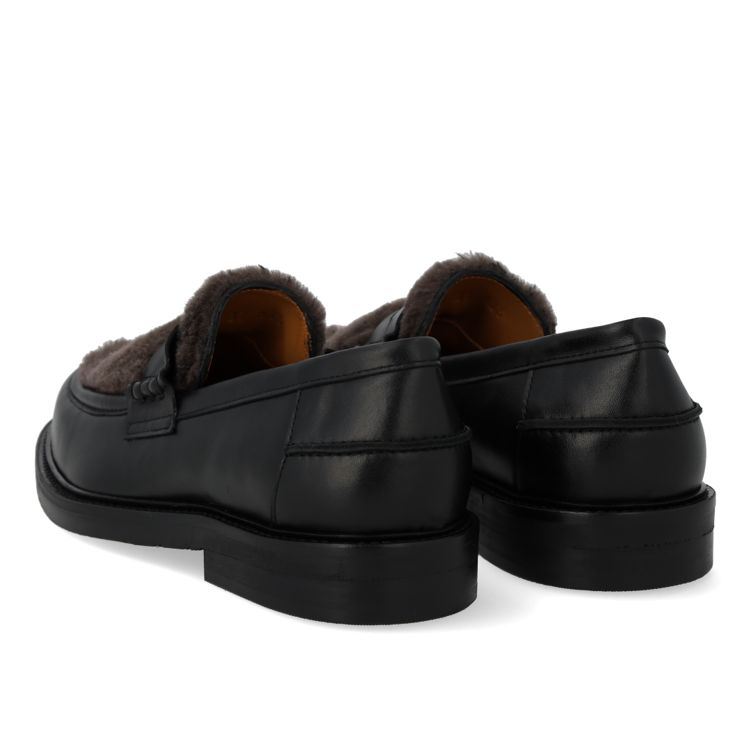 Penny loafer med blød pelsdetalje