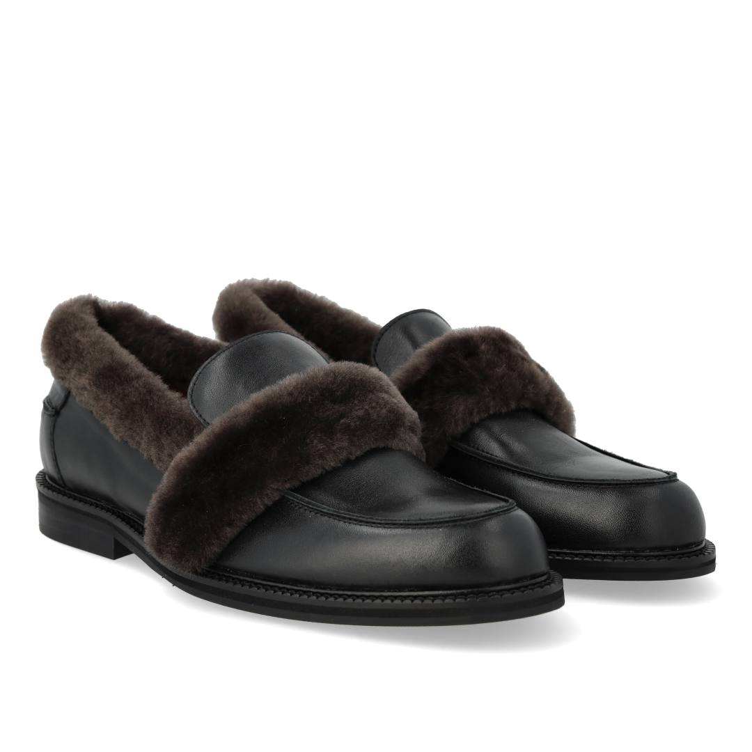 Loafer med bløde pelskanter