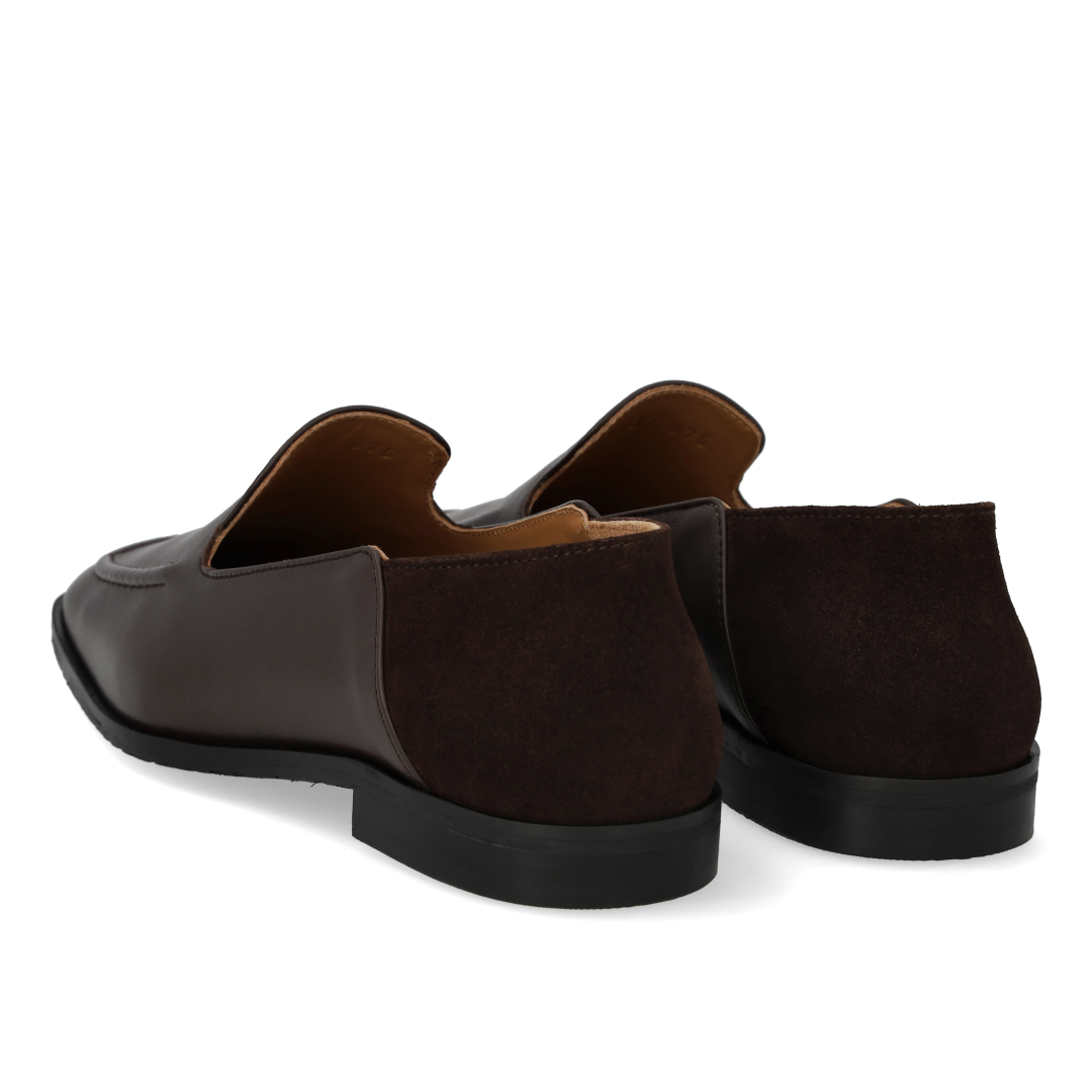 Loafer med ruskindsdetalje