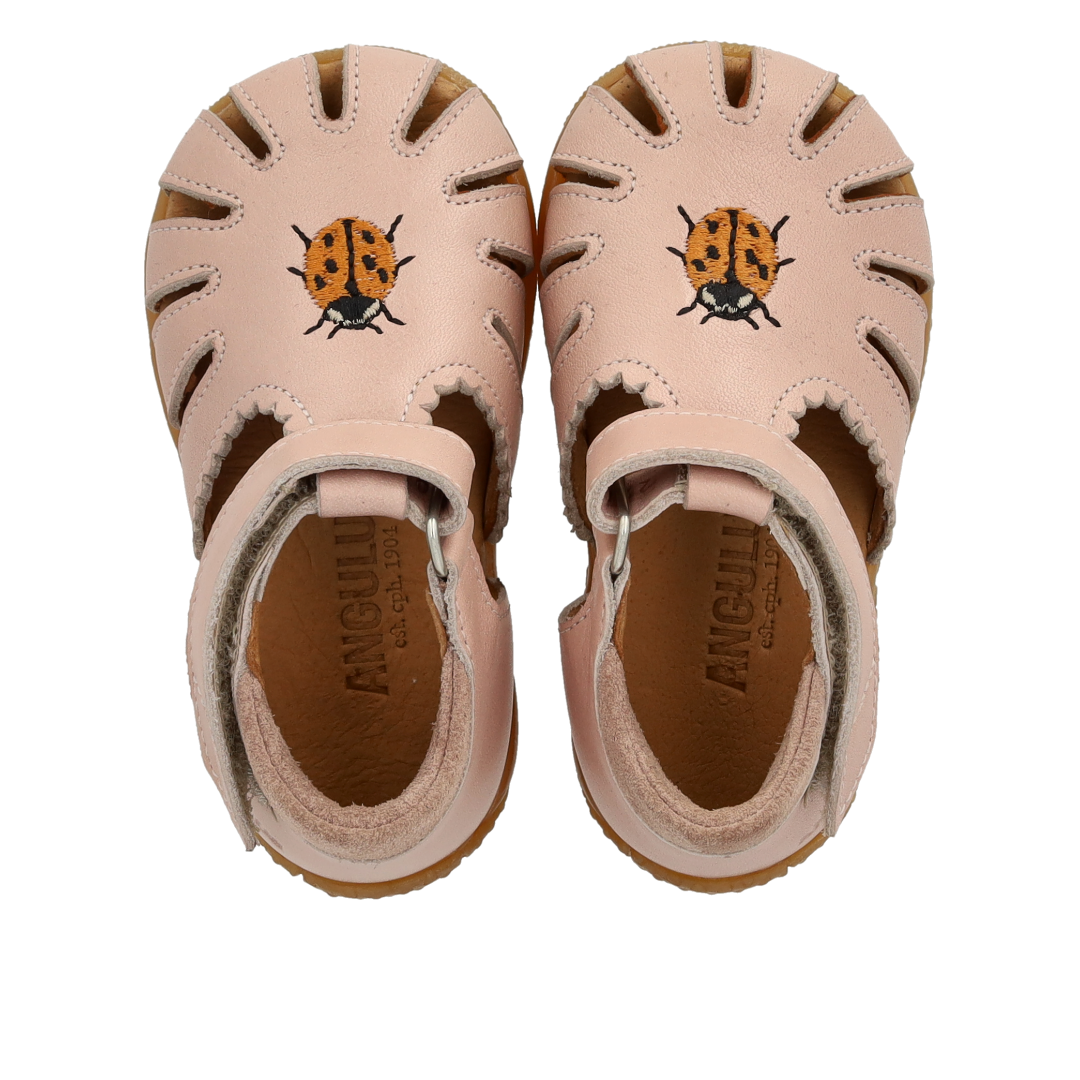 Sandal med broderi