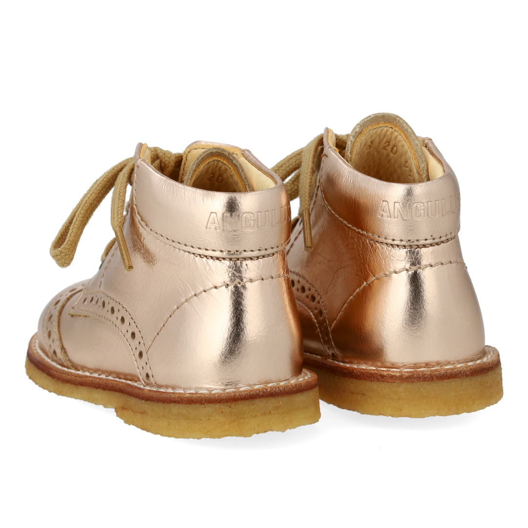 Klassisk snøresko med brogue detaljer