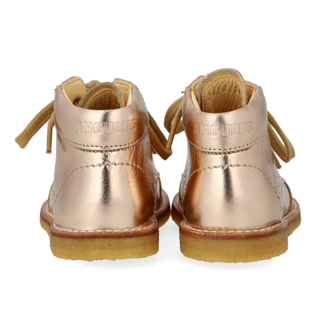 Klassisk snøresko med brogue detaljer
