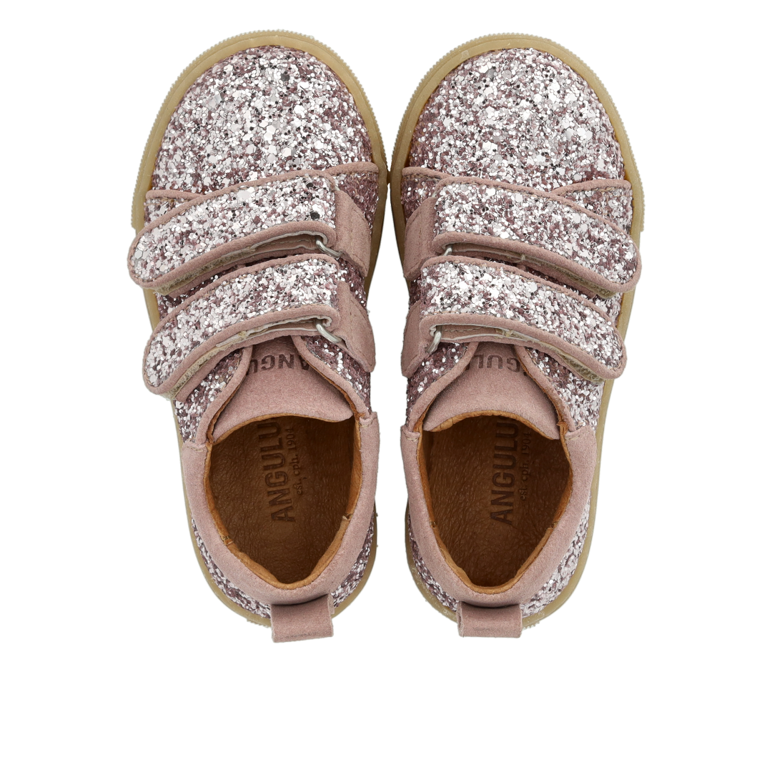 Funklende glitter-sneaker med ruskindskanter