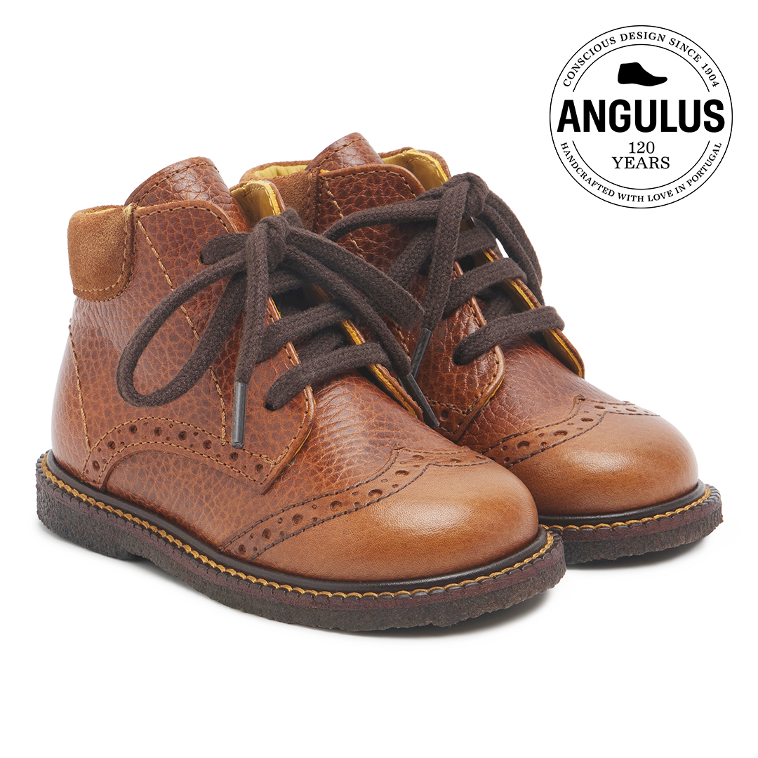 Klassisk snøresko med brogue detaljer