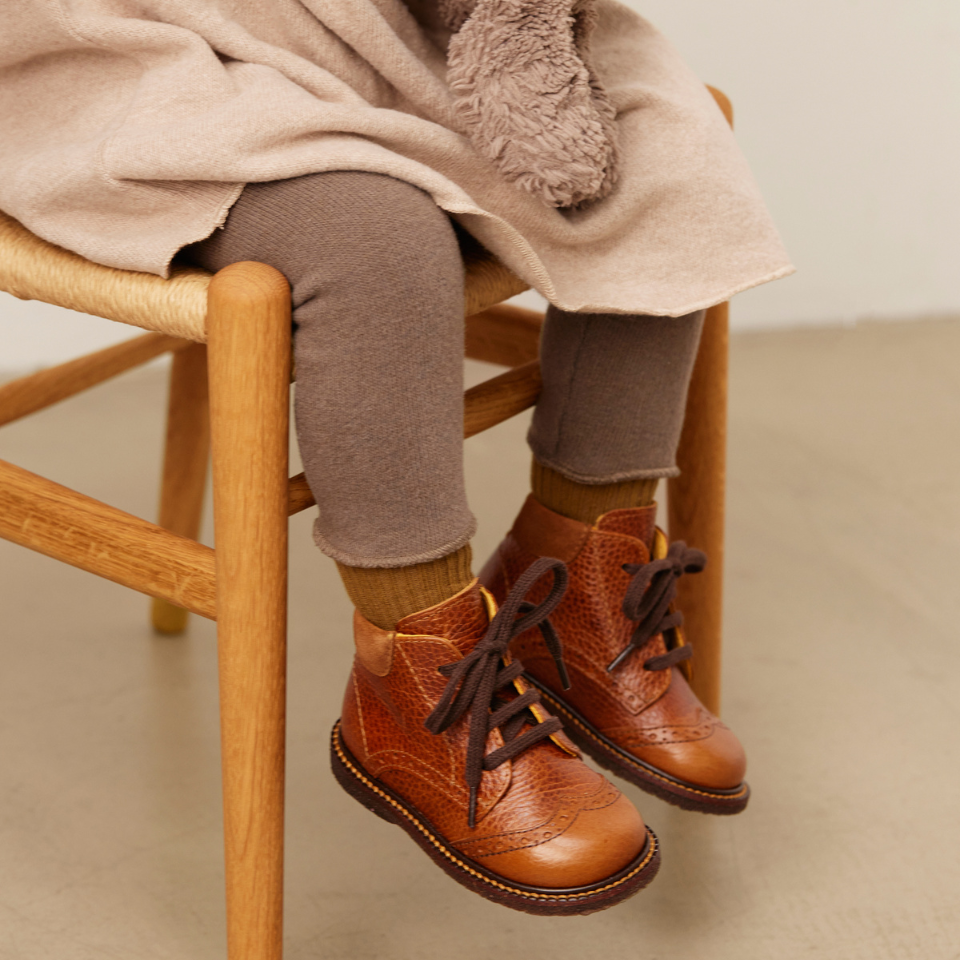 Klassisk snøresko med brogue detaljer