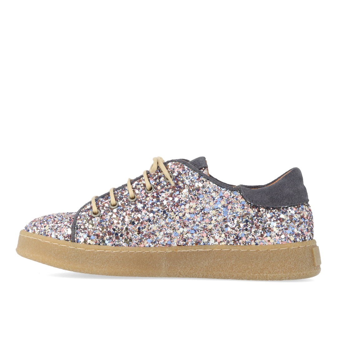Sneaker i funklende glitter