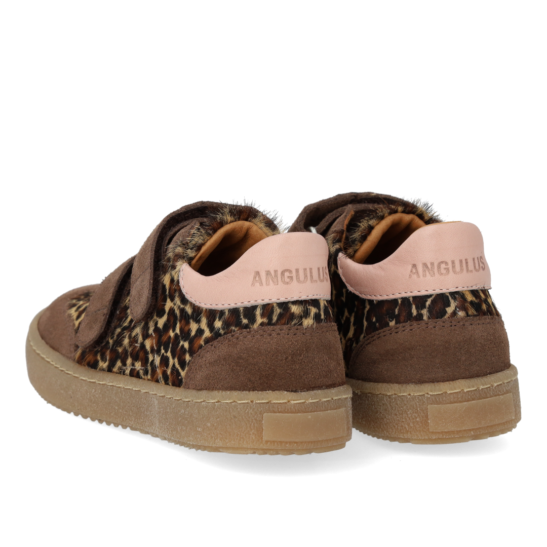 Court style sneaker med pony
