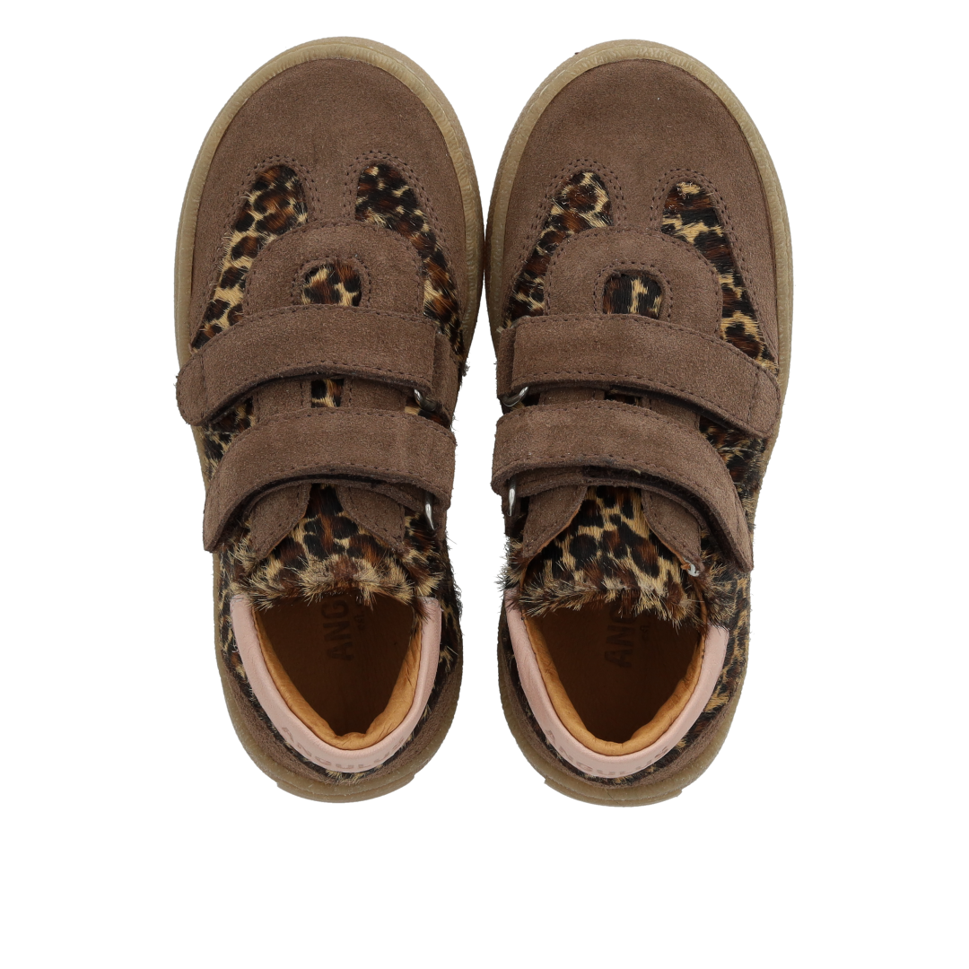 Court style sneaker med pony
