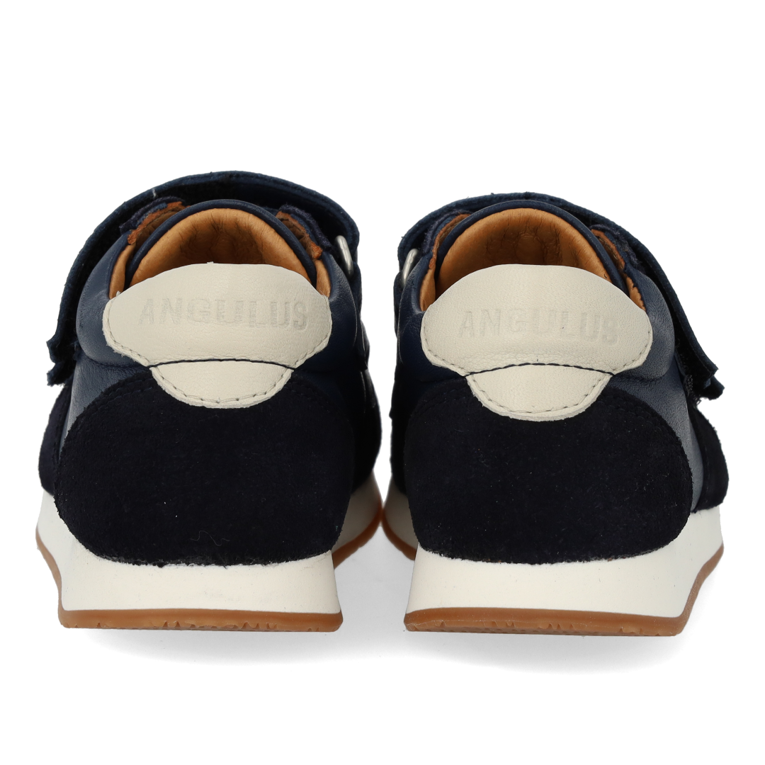 Sporty sneaker