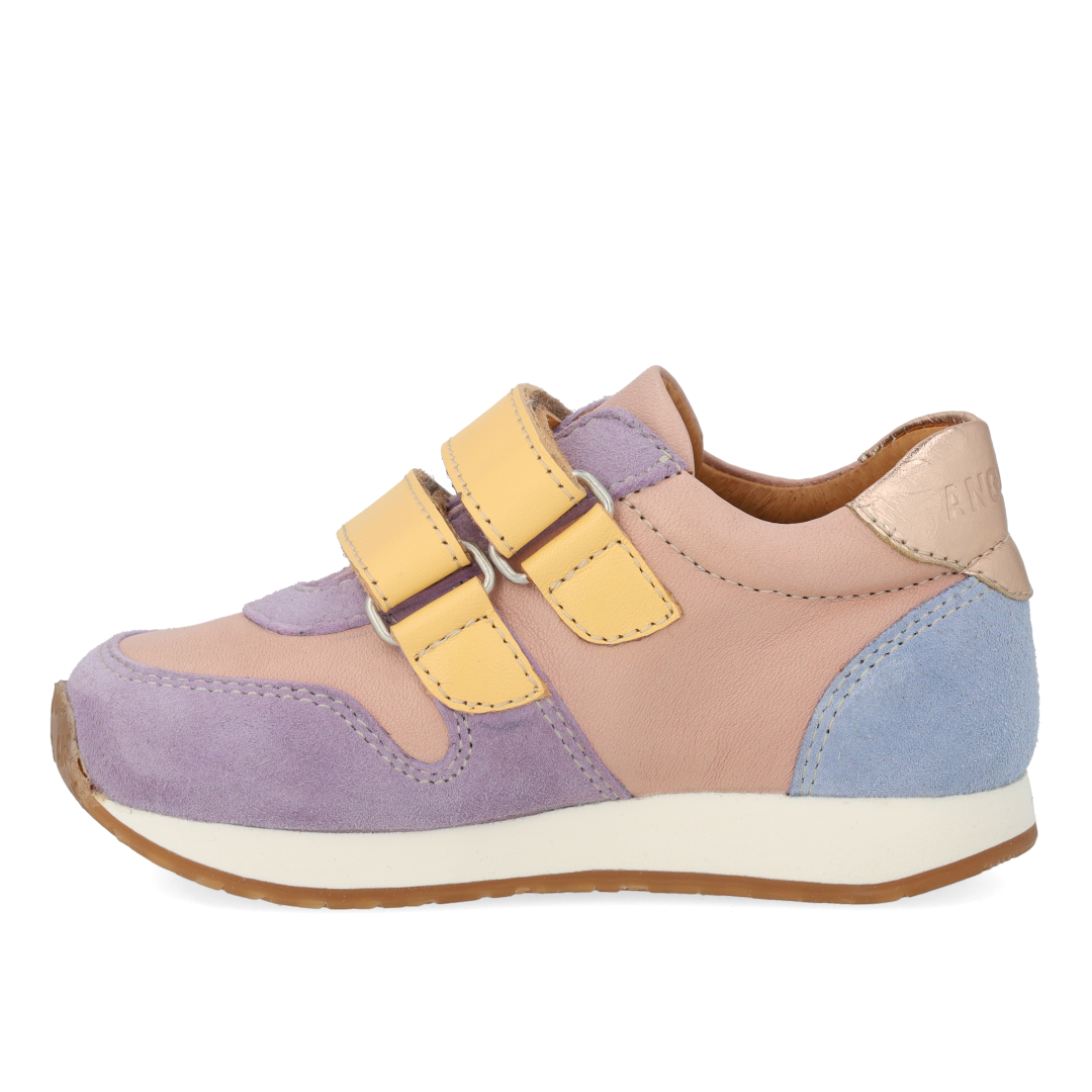 Sporty sneaker