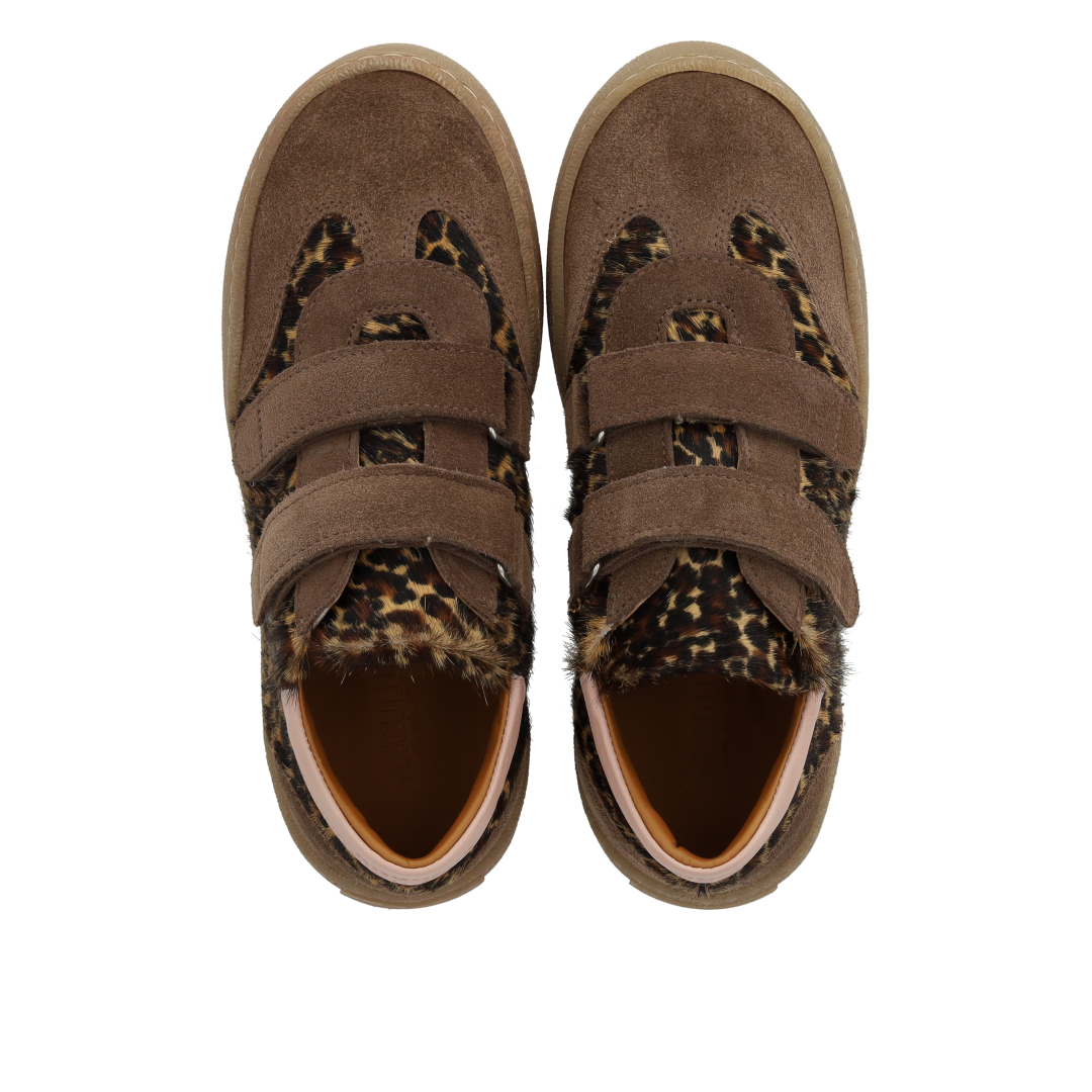 Court style sneaker med pony