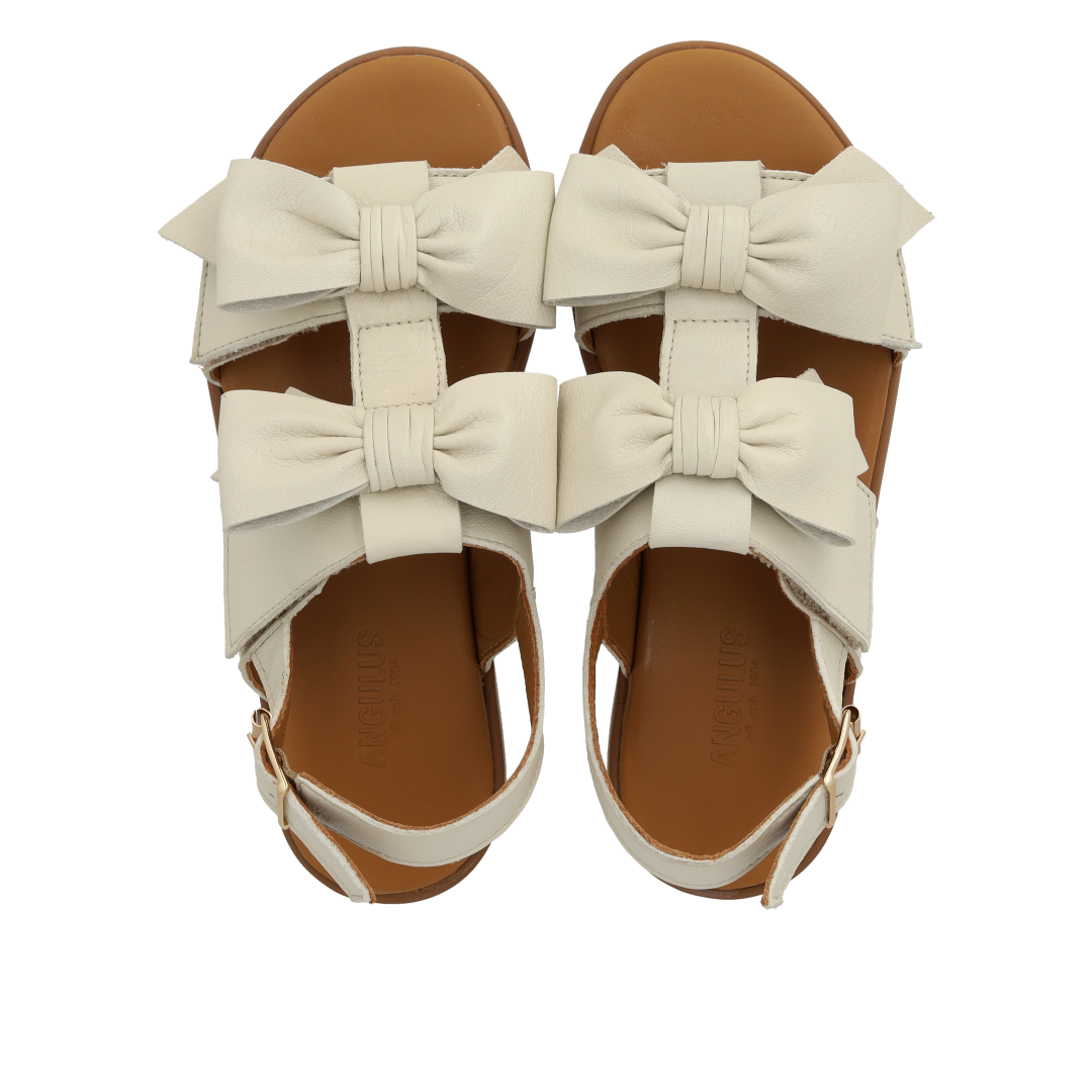 Sandal med sløjfe, velcro og spænde