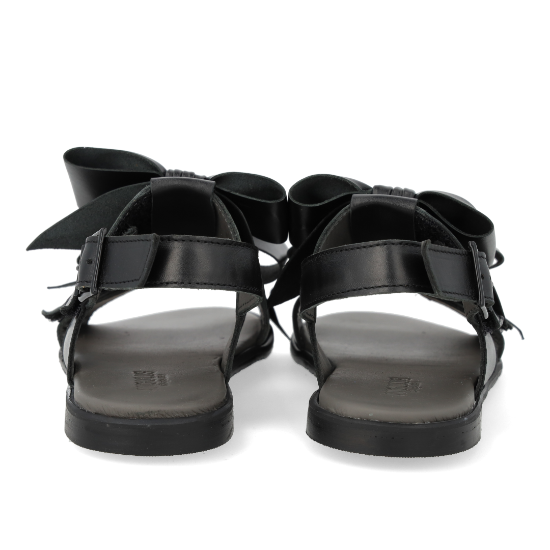Sandal med sløjfe, velcro og spænde