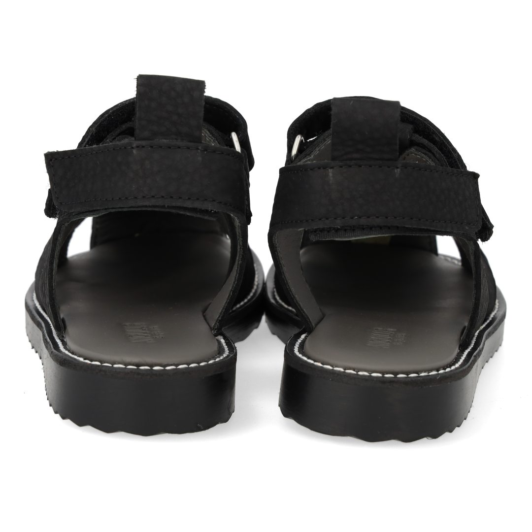 Sandal med lukket tå og dobbelt velcro