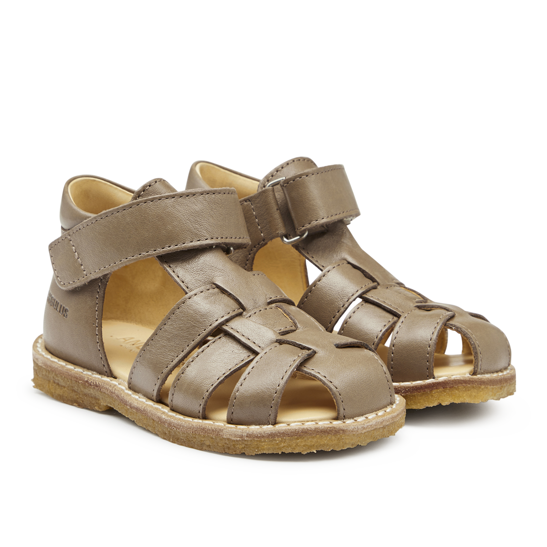 Begynder sandal med velcrolukning