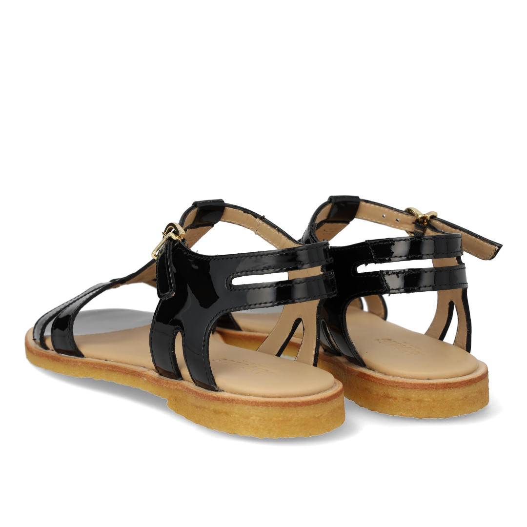 Klassisk remsandal
