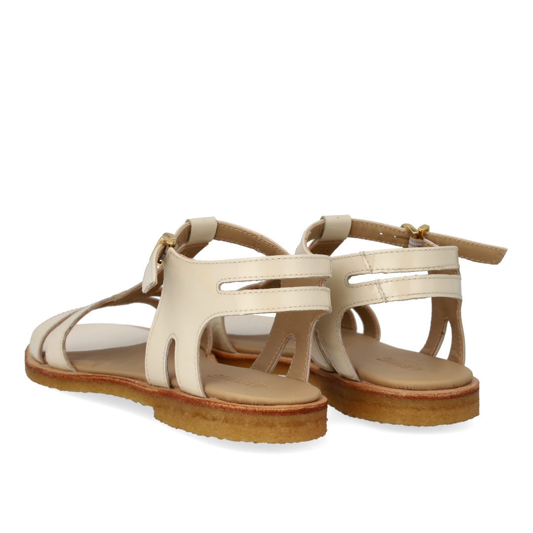 Klassisk remsandal