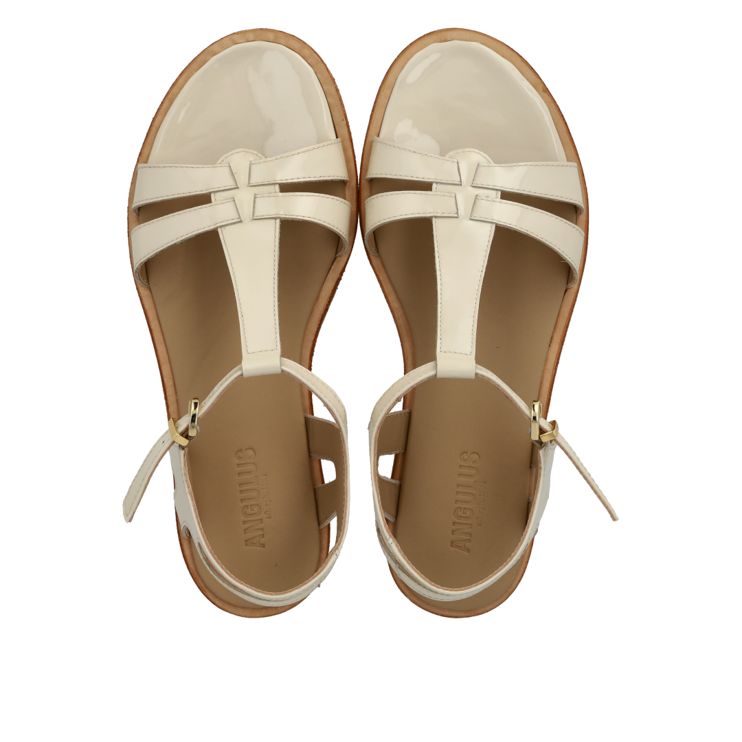 Klassisk remsandal