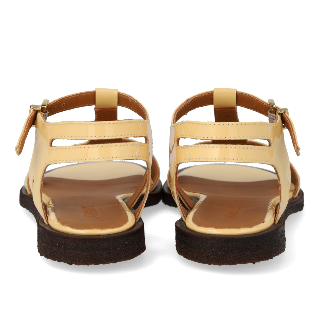 Klassisk remsandal