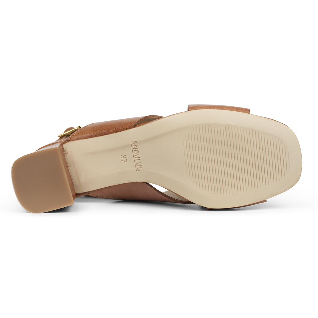 Sandal med blokhæl