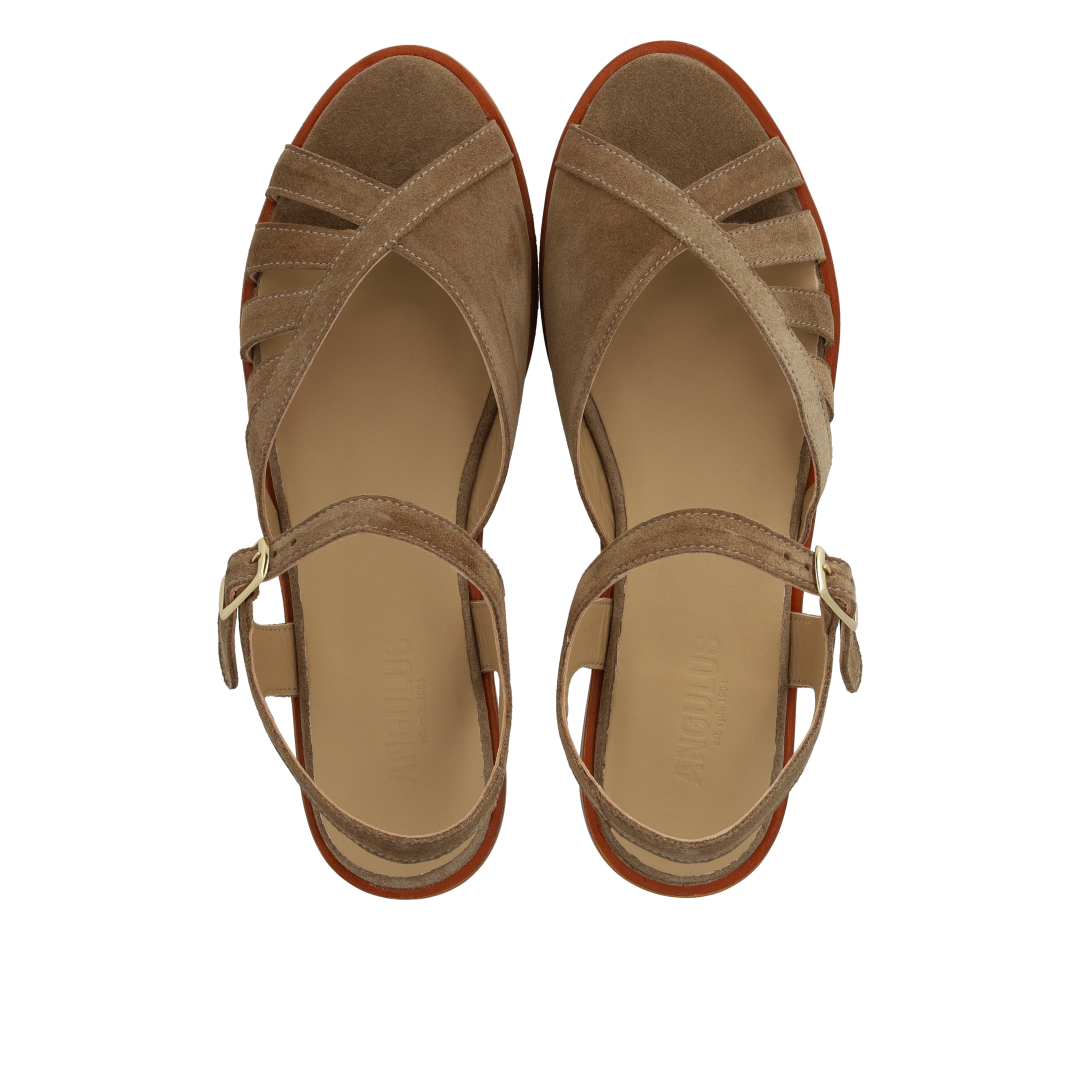 Klassisk remsandal