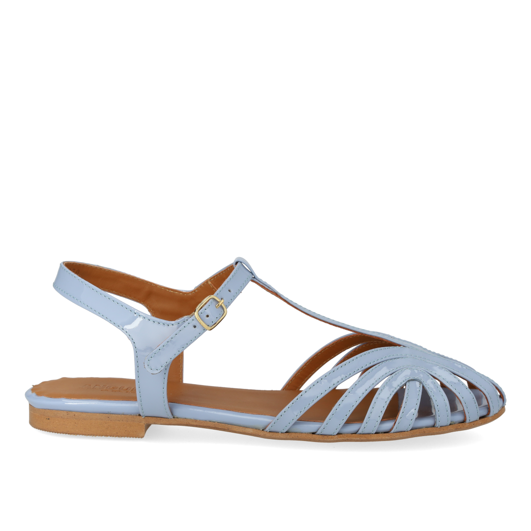 Flad sandal med smuk organisk frontdetalje