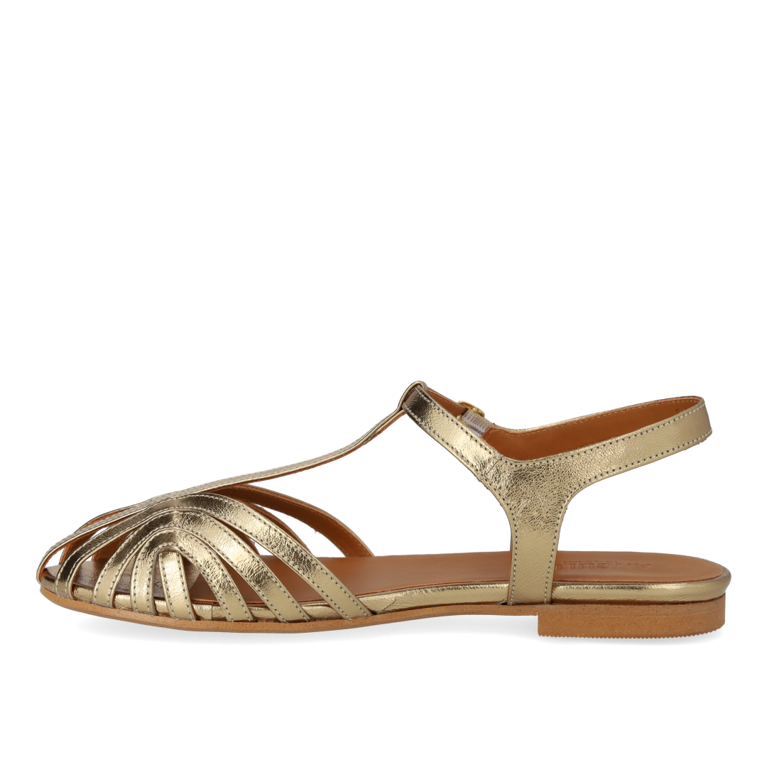 Flad sandal med smuk organisk frontdetalje