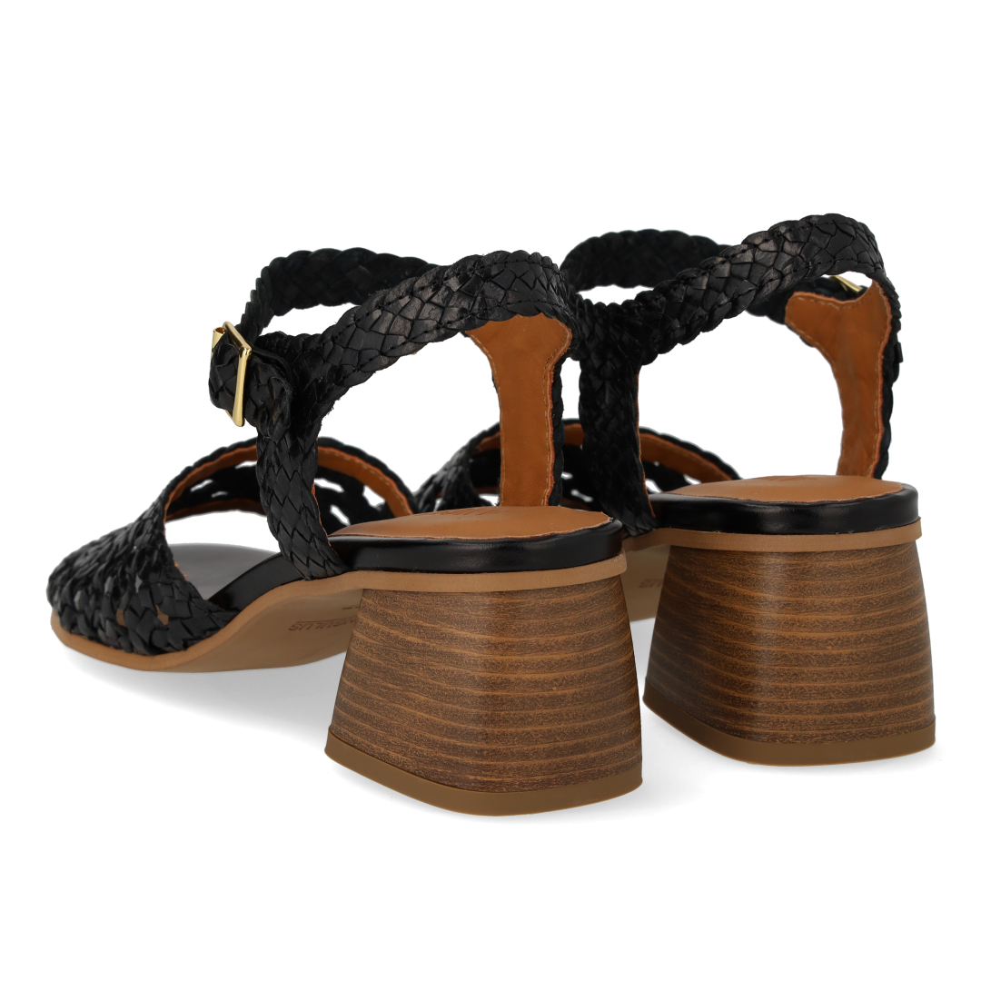 Håndflettet sandal med skulpturel hæl