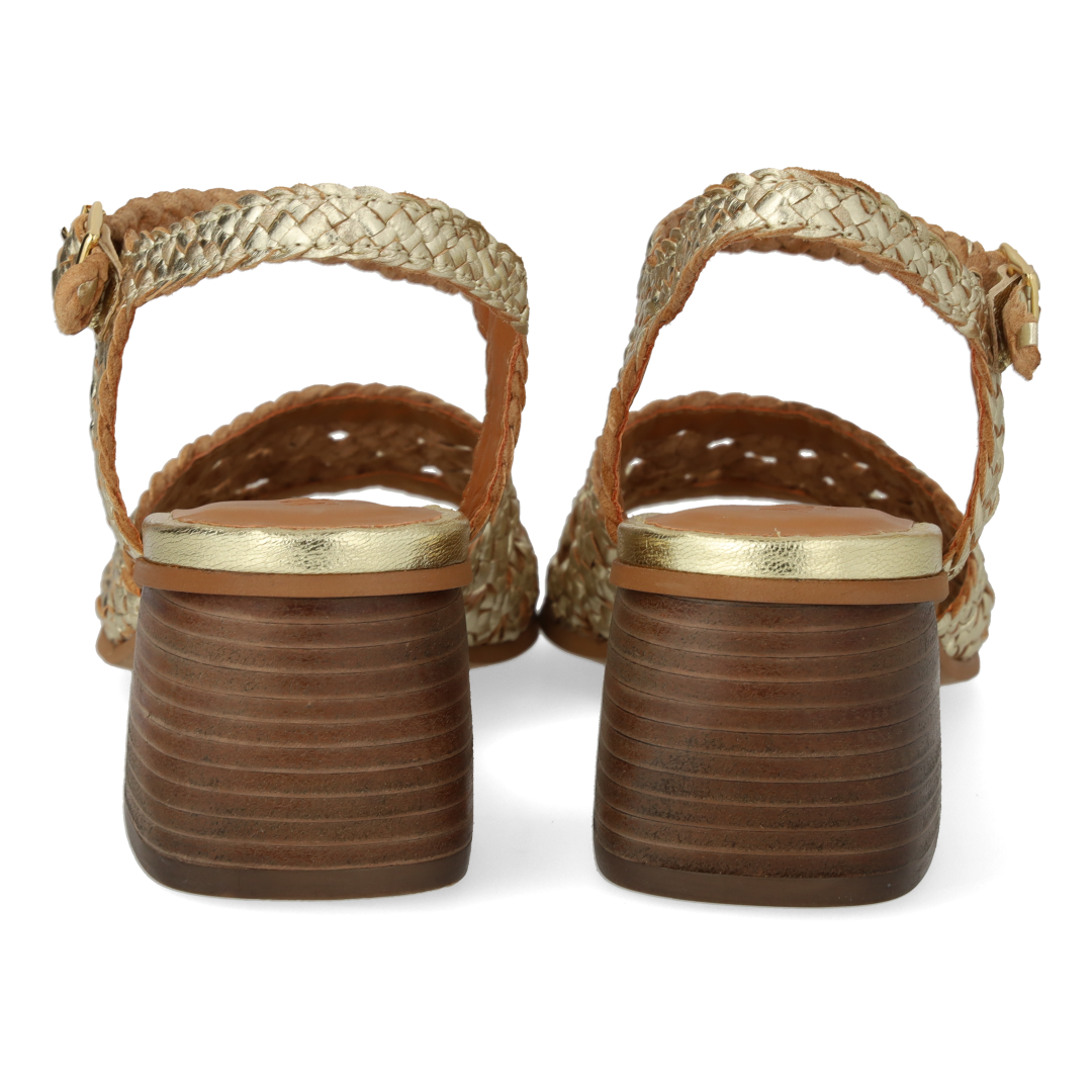 Håndflettet sandal med skulpturel hæl