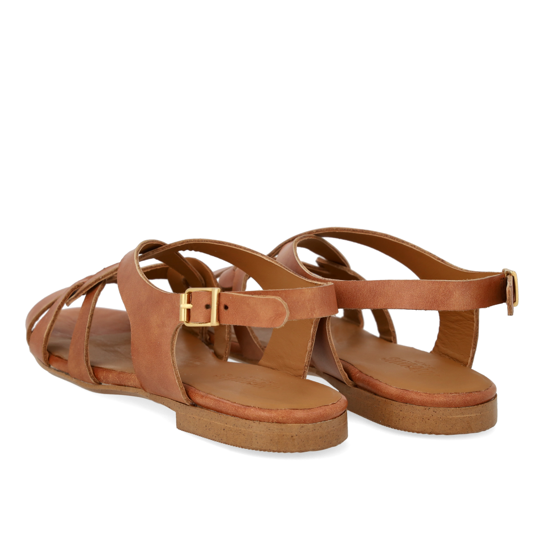 Sandal med remdetaljer