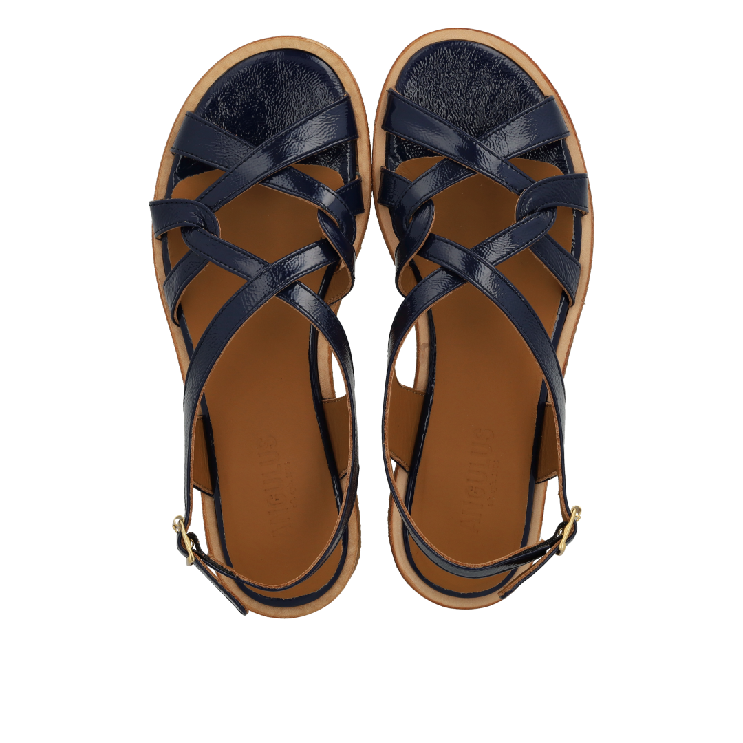 Sandal med remdetaljer